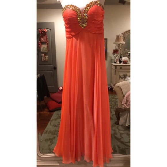 Ball gown/prom dress - Picture 3 of 8